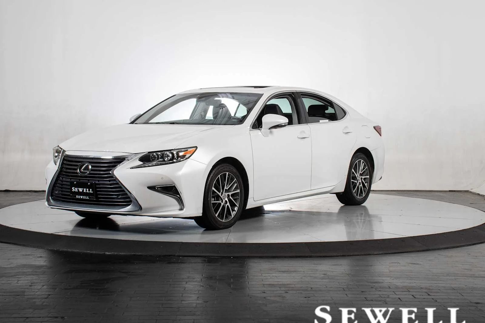 2017 Lexus ES 350 350's photo