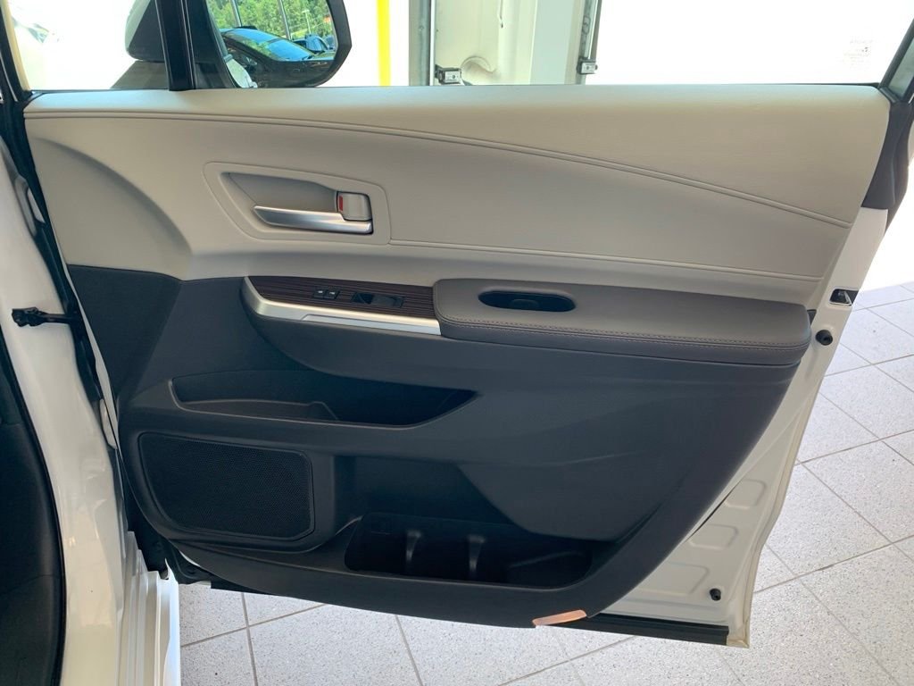 2024 Toyota Sienna XLE - Photo 23