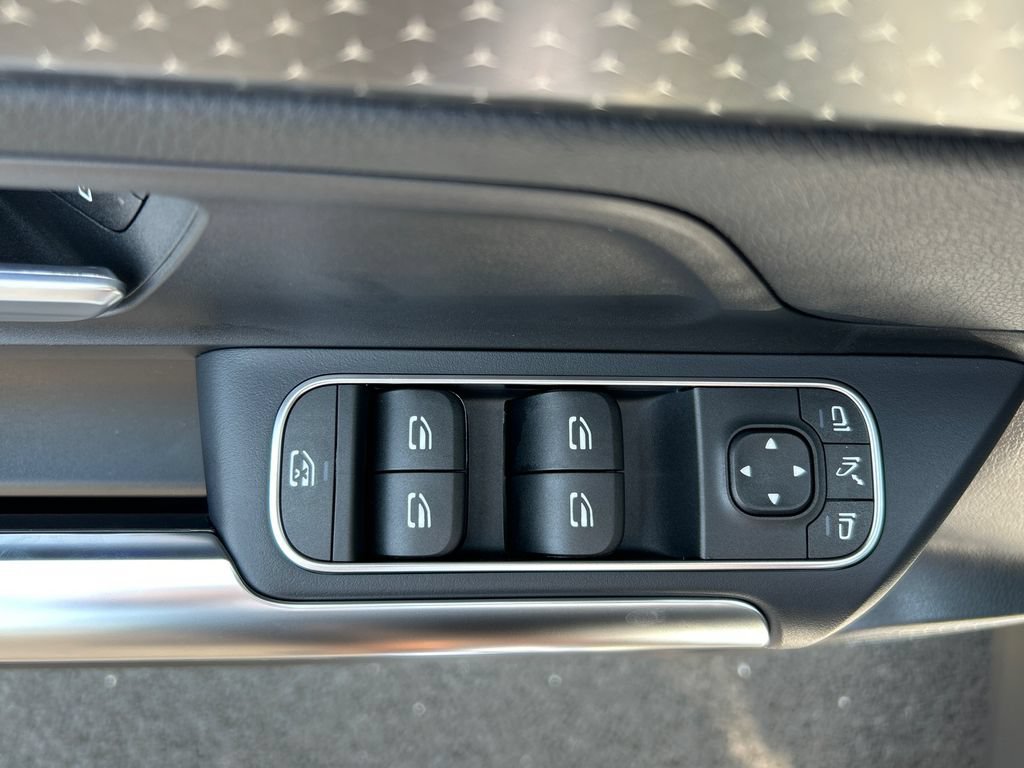 New 2026 Polar White Mercedes-Benz GLA 250 image 47