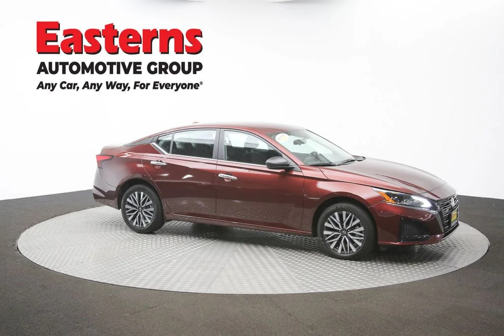 Used 2025 Red Nissan 2.5 SV image 43