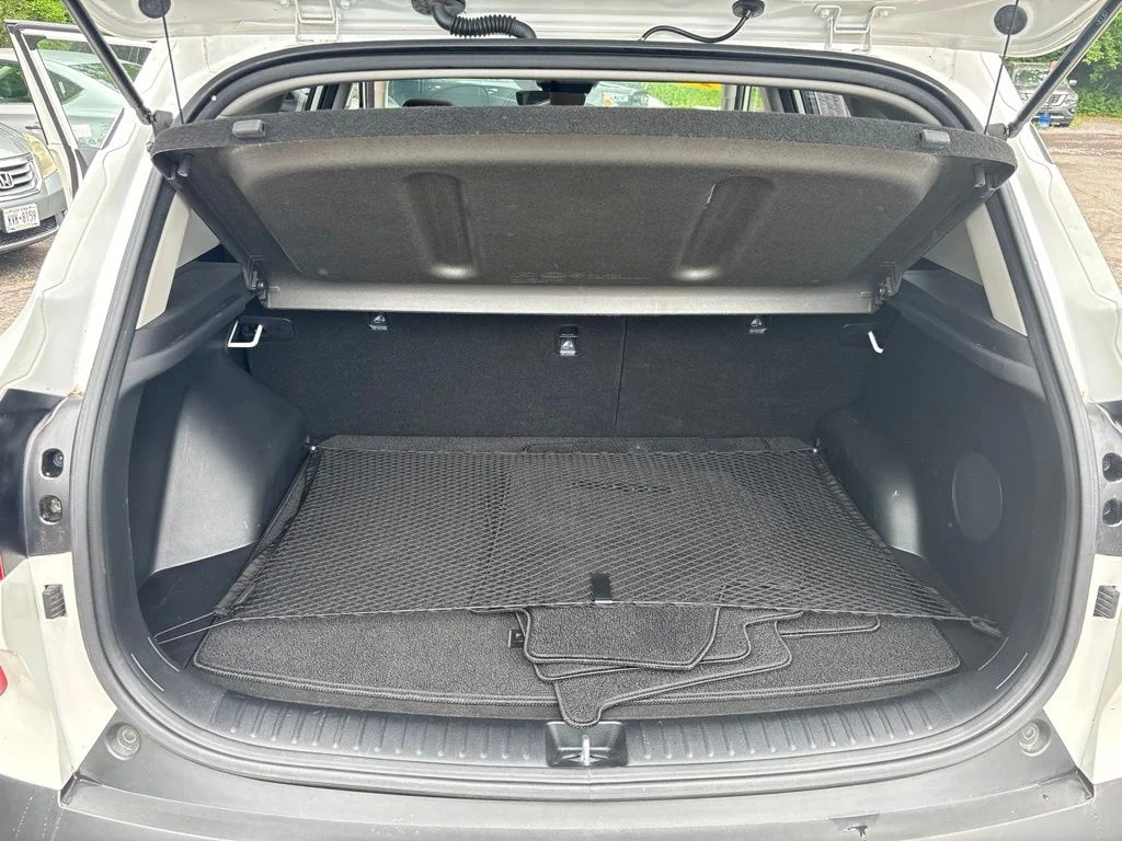 Used 2022 White Kia SX image 24