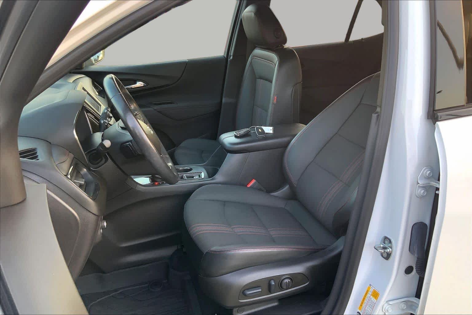 Used 2022 Summit White Chevrolet RS image 8