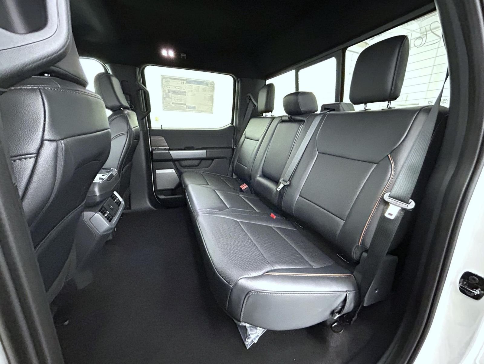 New 2026 Star White Metallic Tri-Coat Ford Lariat image 19