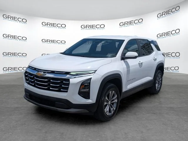 Used 2025 Summit White Chevrolet LT image 3