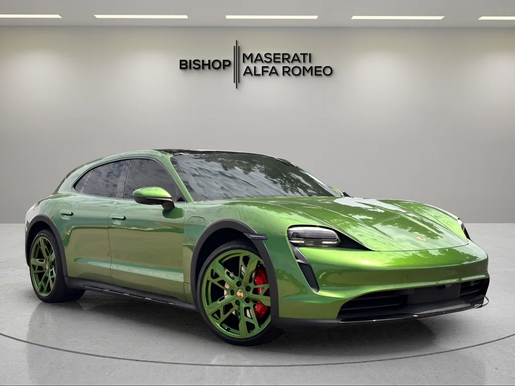 2023 Porsche Taycan 4S Cross Turismo's photo