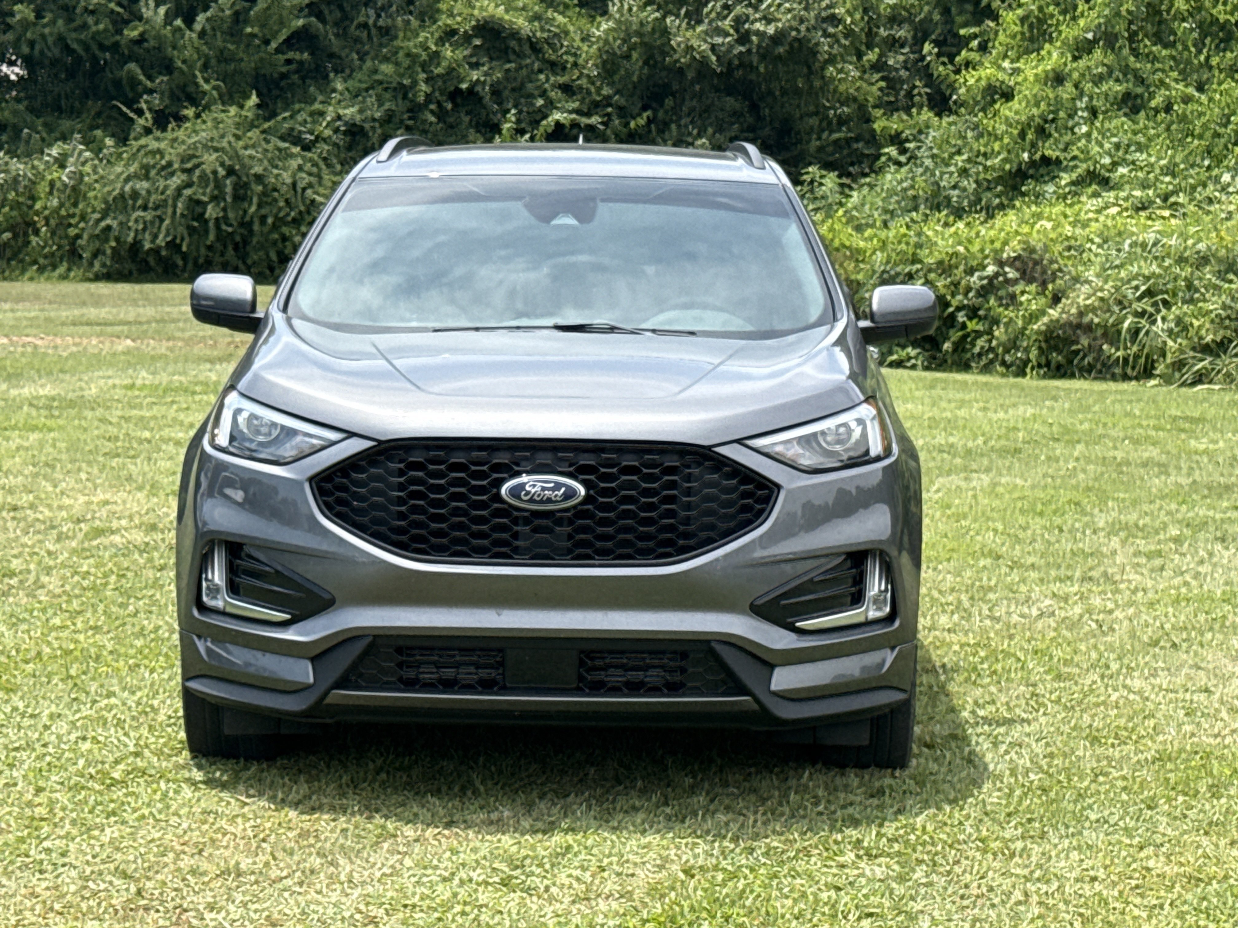 Used 2024  Ford  image 2