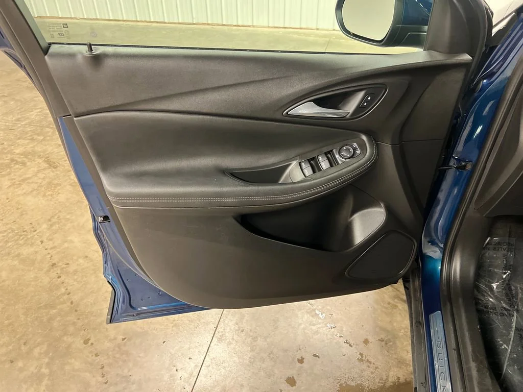 Certified Used 2020 DEEP AZURE METALLIC Buick Preferred image 15