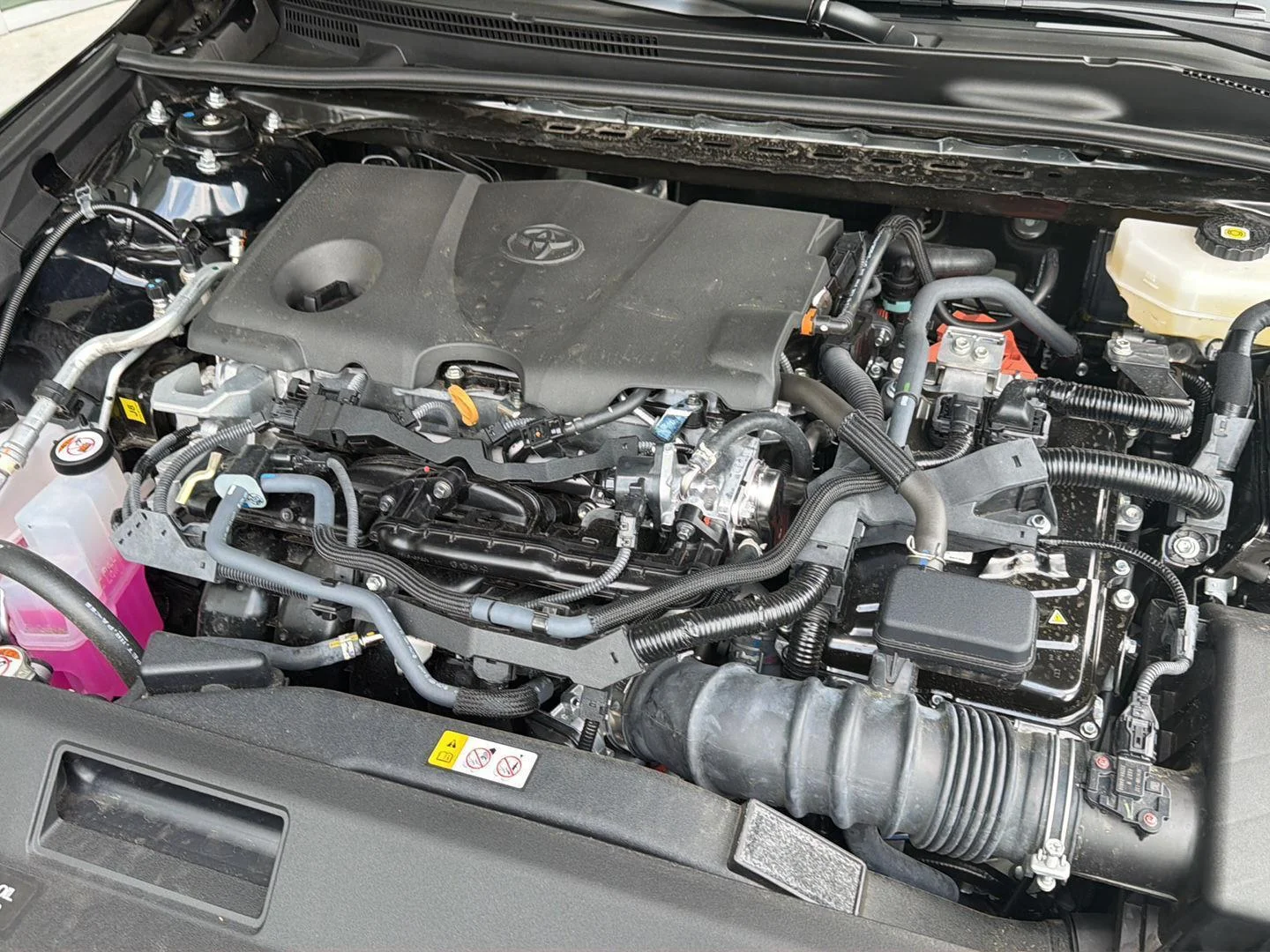 Used 2025 Midnight Black Metallic Toyota SE image 33