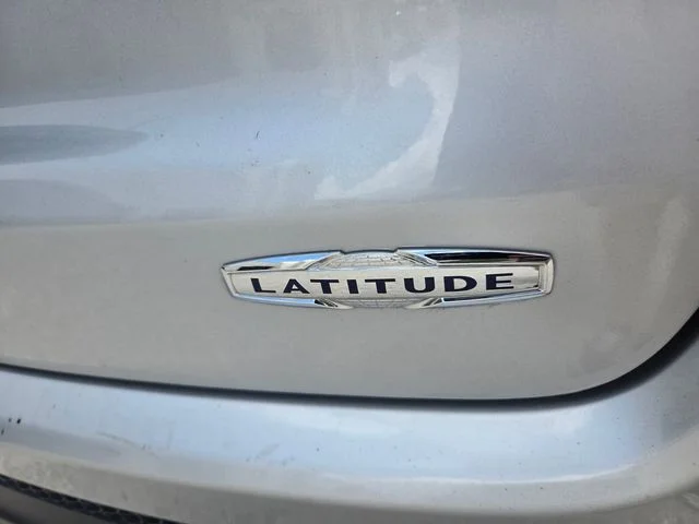 Used 2024 Silver Jeep Latitude image 13