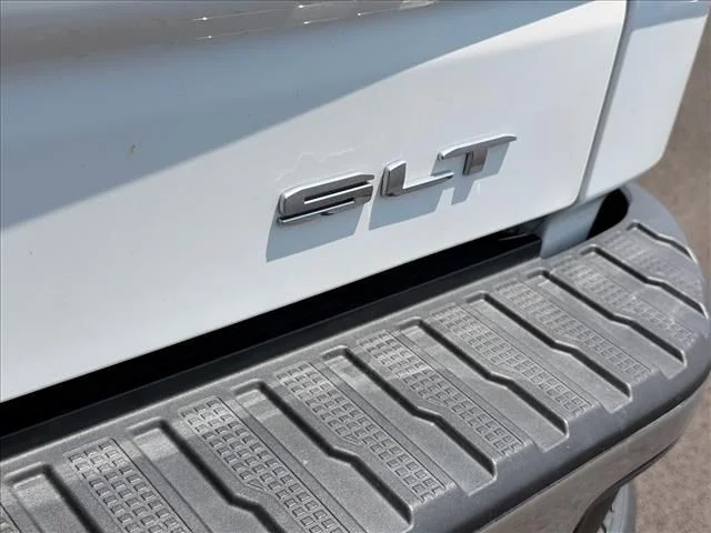 Used 2024 White GMC SLT image 7