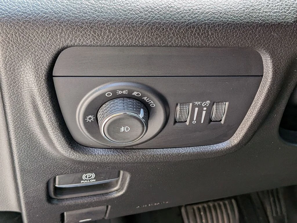 Used 2023 Black Jeep Overland image 18