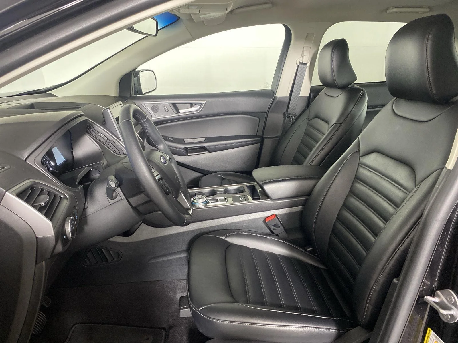 Used 2024 Agate Black Ford SEL image 13