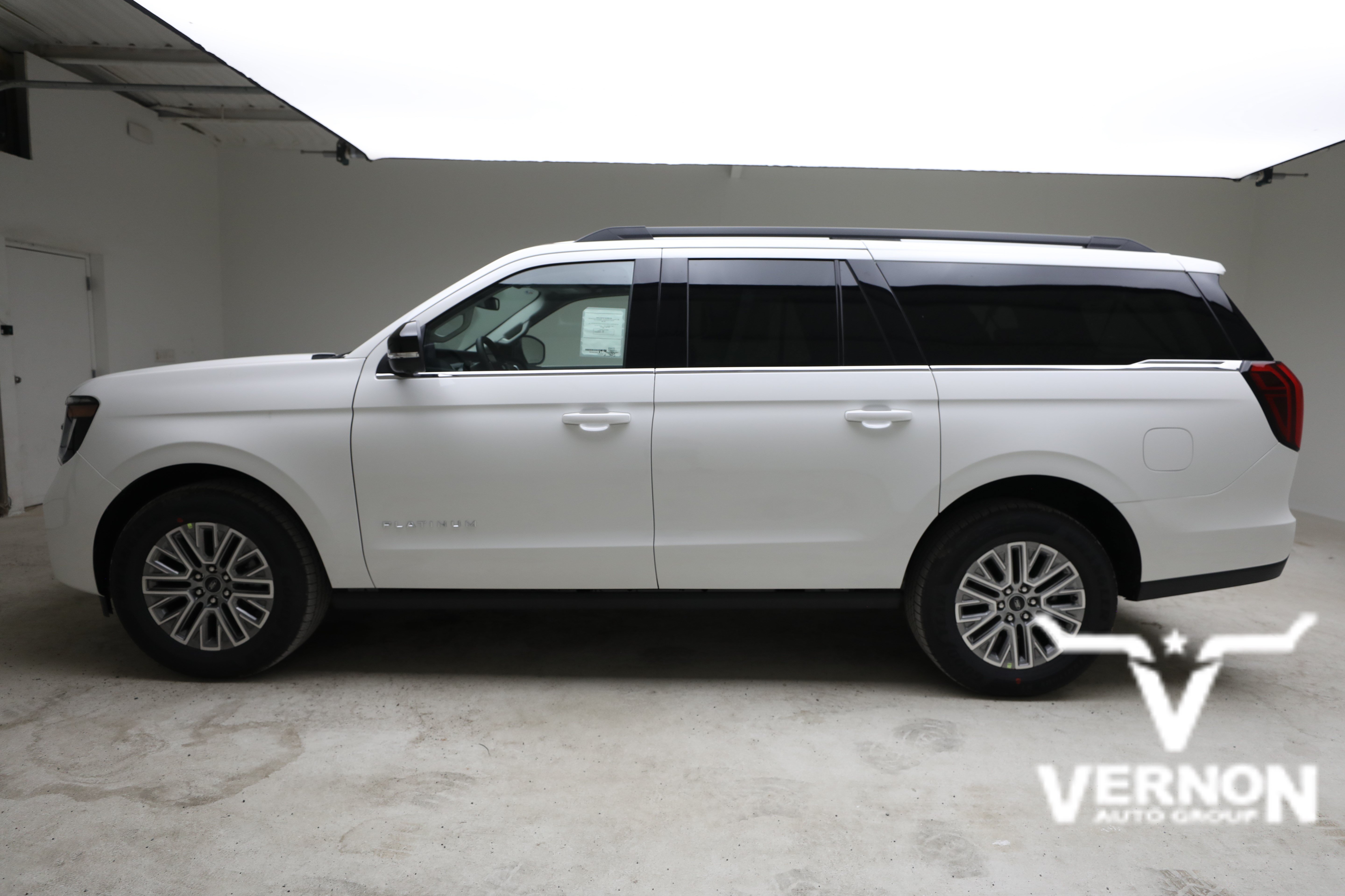 New 2027 Star White Metallic Tri-Coat Ford  image 2