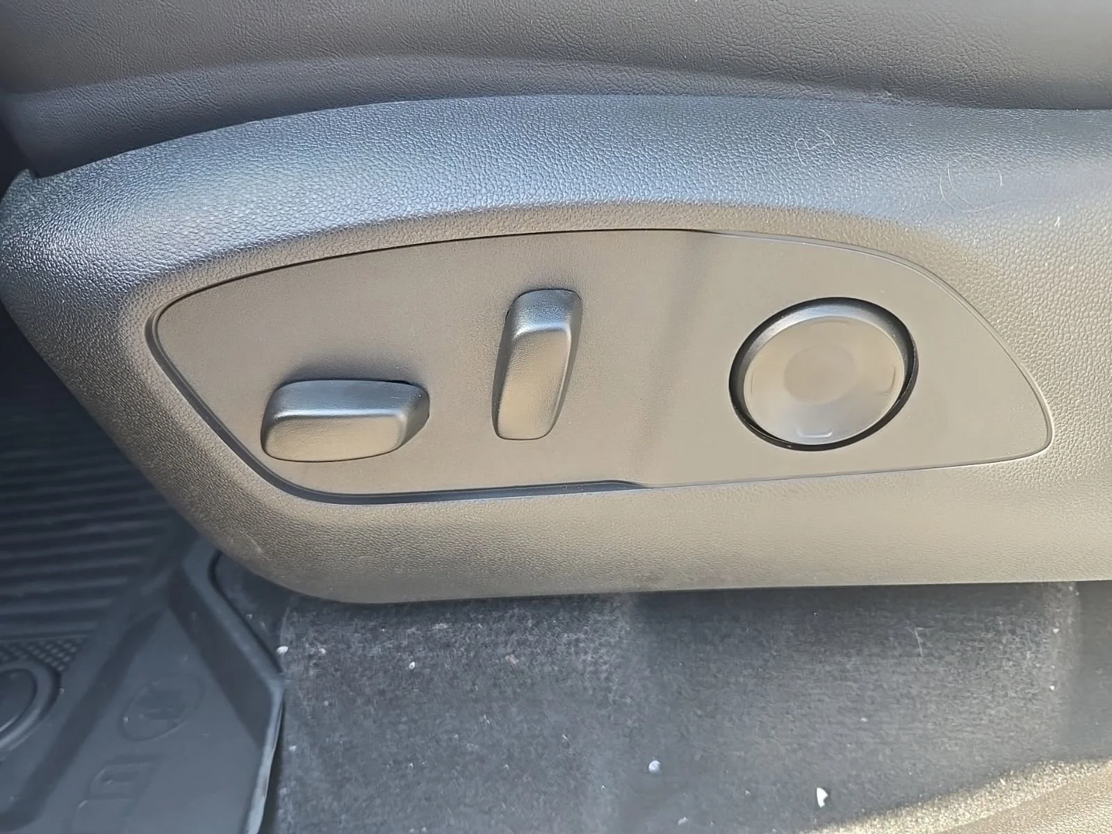 2026 GMC Acadia Denali - Photo 28