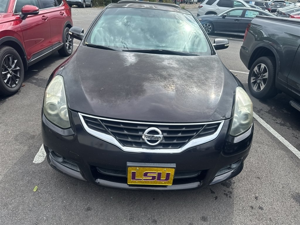 Used 2011 CRIMSON BLACK METALLIC Nissan 3.5 SR image 2