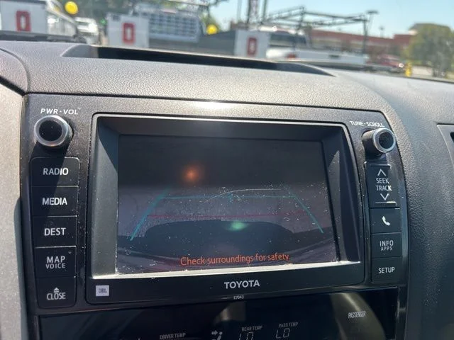 Used 2013 White Toyota Platinum image 22