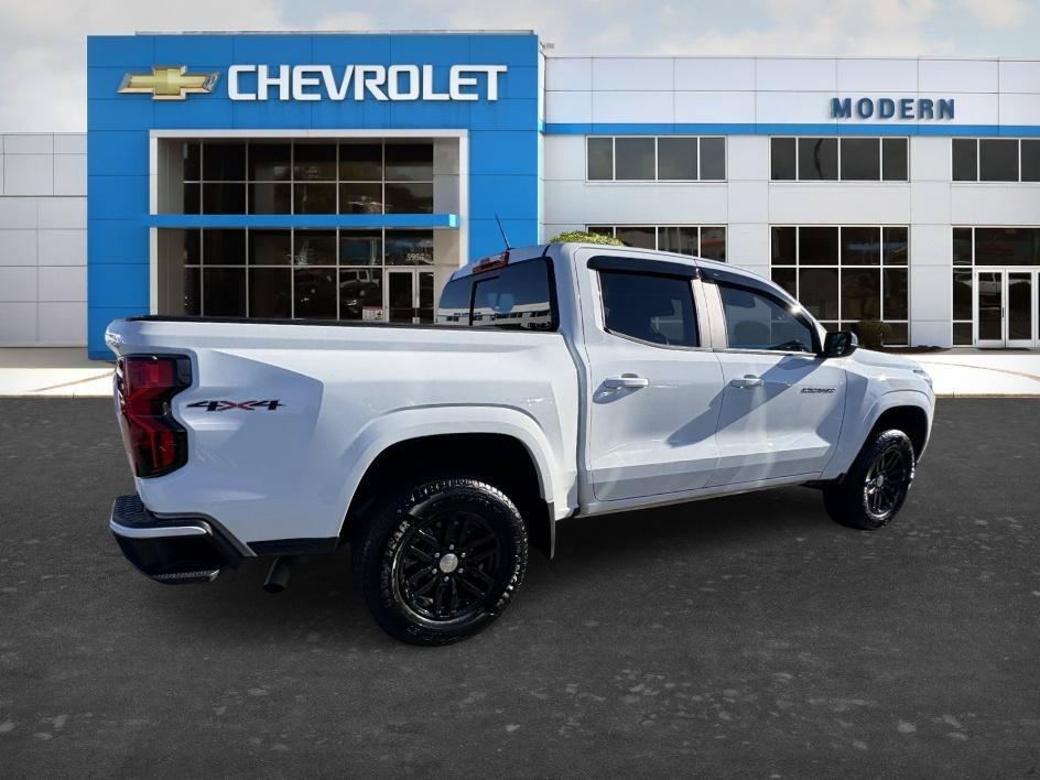 Used 2024 Summit White Chevrolet 4WD LT image 5