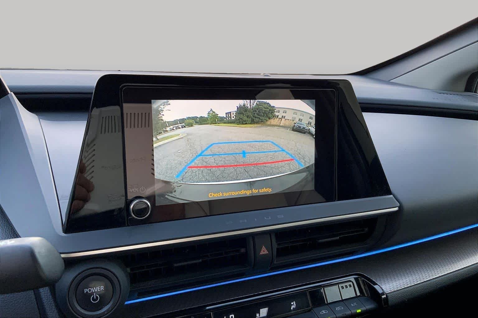 Used 2024 Wind Chill Pearl Toyota XLE image 28