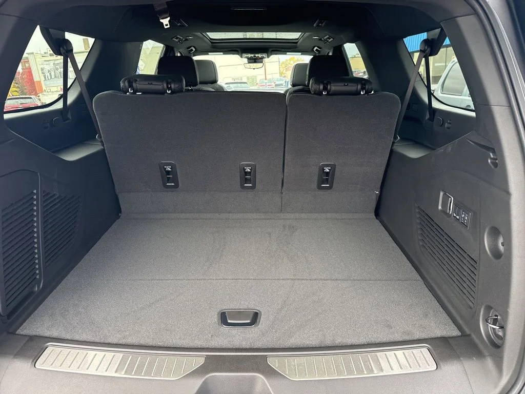 2026 Chevrolet Suburban High Country - Photo 33