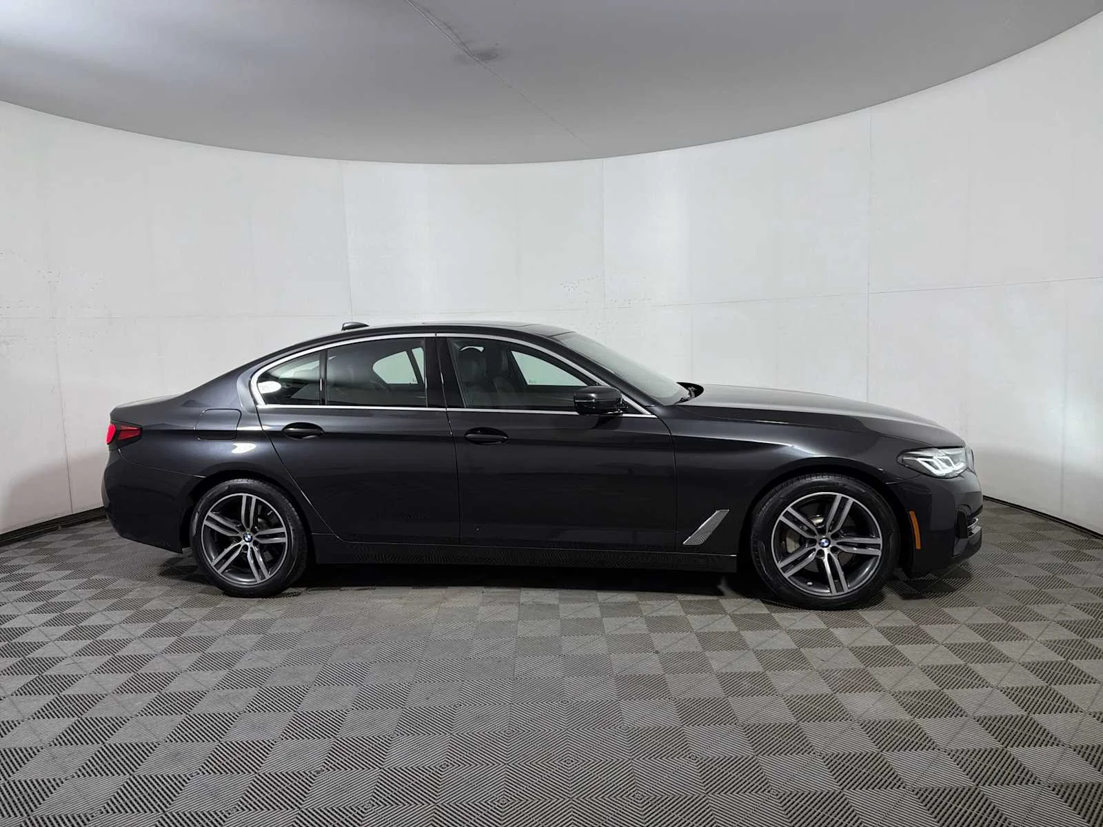 2023 BMW 5 Series 530i - Photo 7