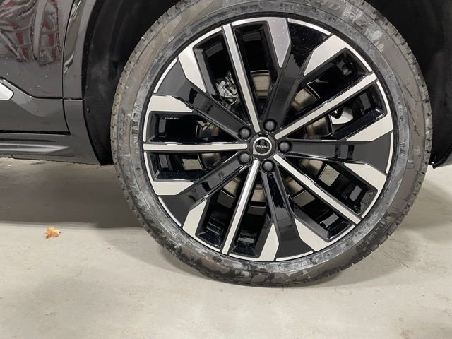 2026 Volvo XC90 Plus - Photo 11
