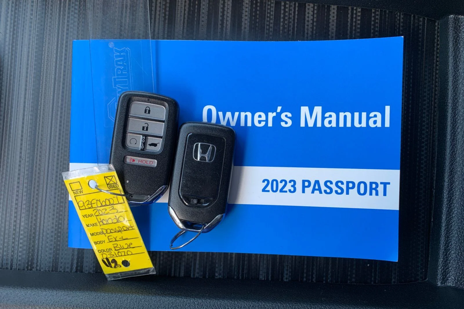 Certified Used 2023 Blue Honda EX-L image 11