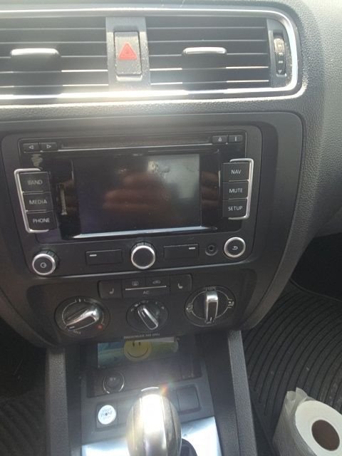 Used 2012  Volkswagen SEL image 15