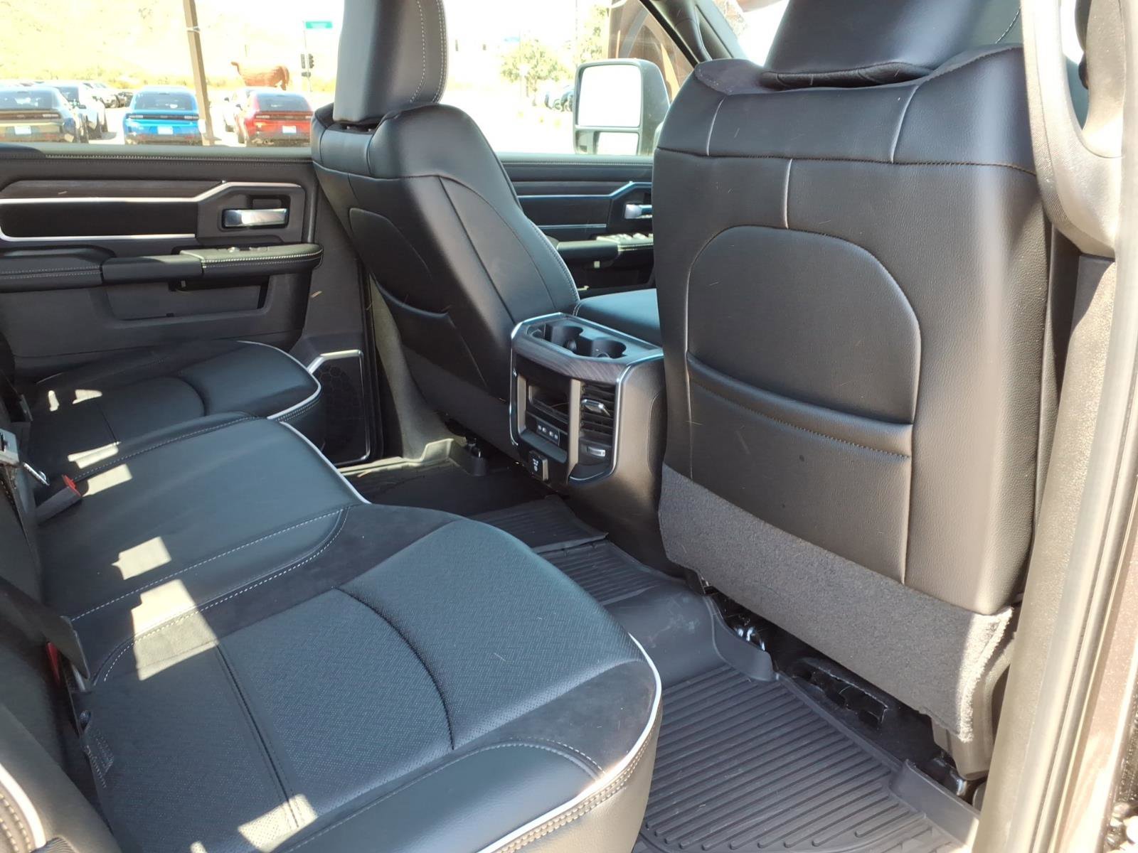 New 2026 Granite Crystal Metallic Clear-Coat Exterior Paint RAM Laramie image 9