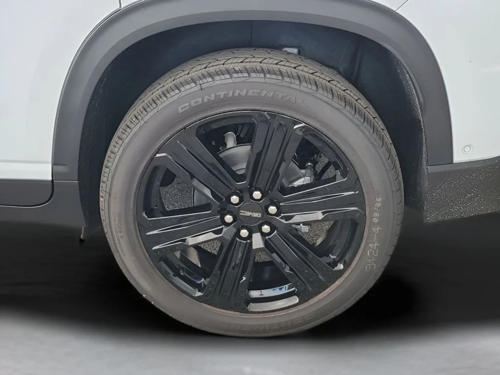 New 2026 Glacier White Tricoat GMC Elevation image 18