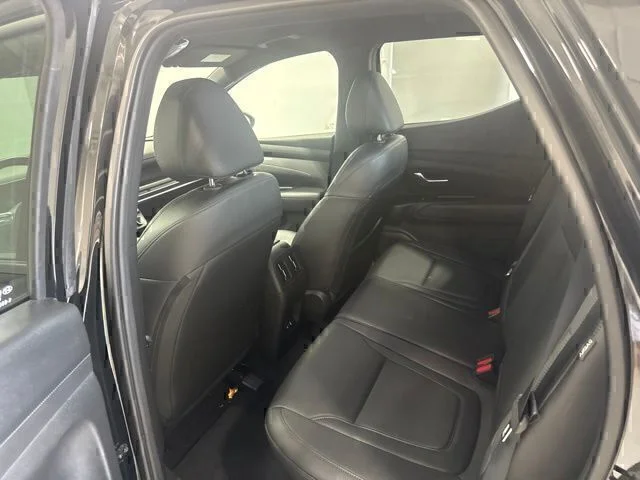 Used 2025 Black Hyundai SEL image 17