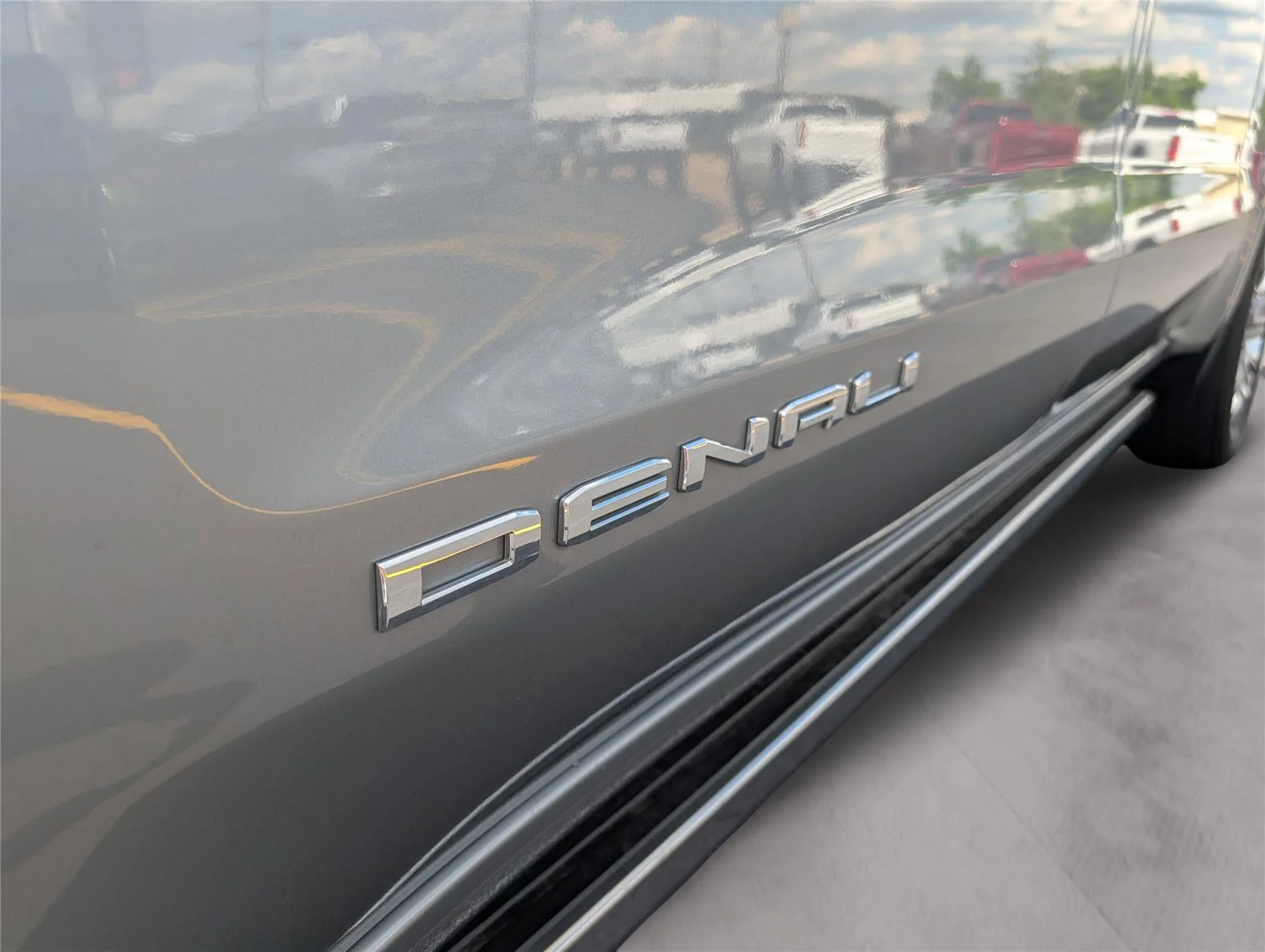 Used 2024 Sterling Metallic GMC Denali image 34
