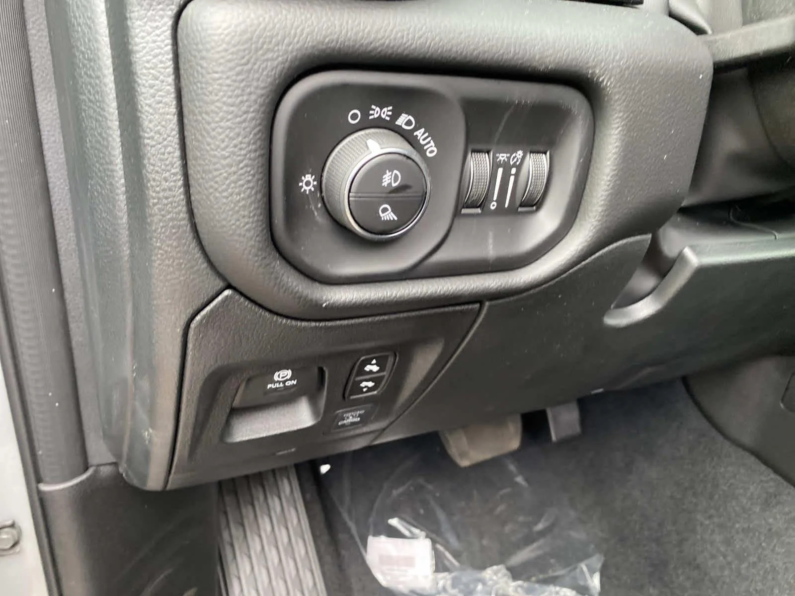 New 2026 Silver Zynith Exterior Paint RAM Laramie image 11