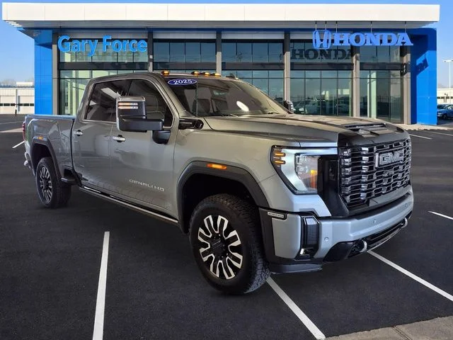 2025 GMC Sierra 4WD Crew Cab Long Box Denali Ultimate's photo