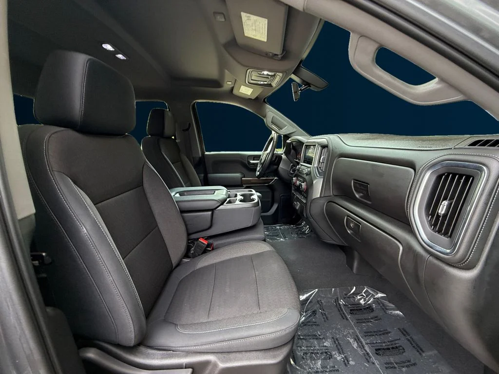 Used 2019 Gray Chevrolet LT image 17