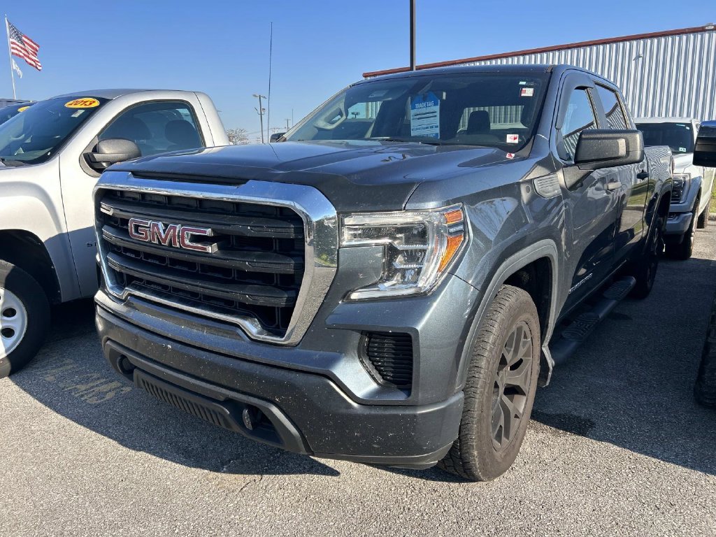 Used 2019 Onyx Black GMC Base image 4