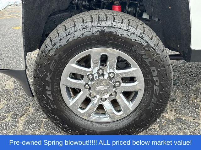 Used 2019 White Chevrolet LTZ image 13