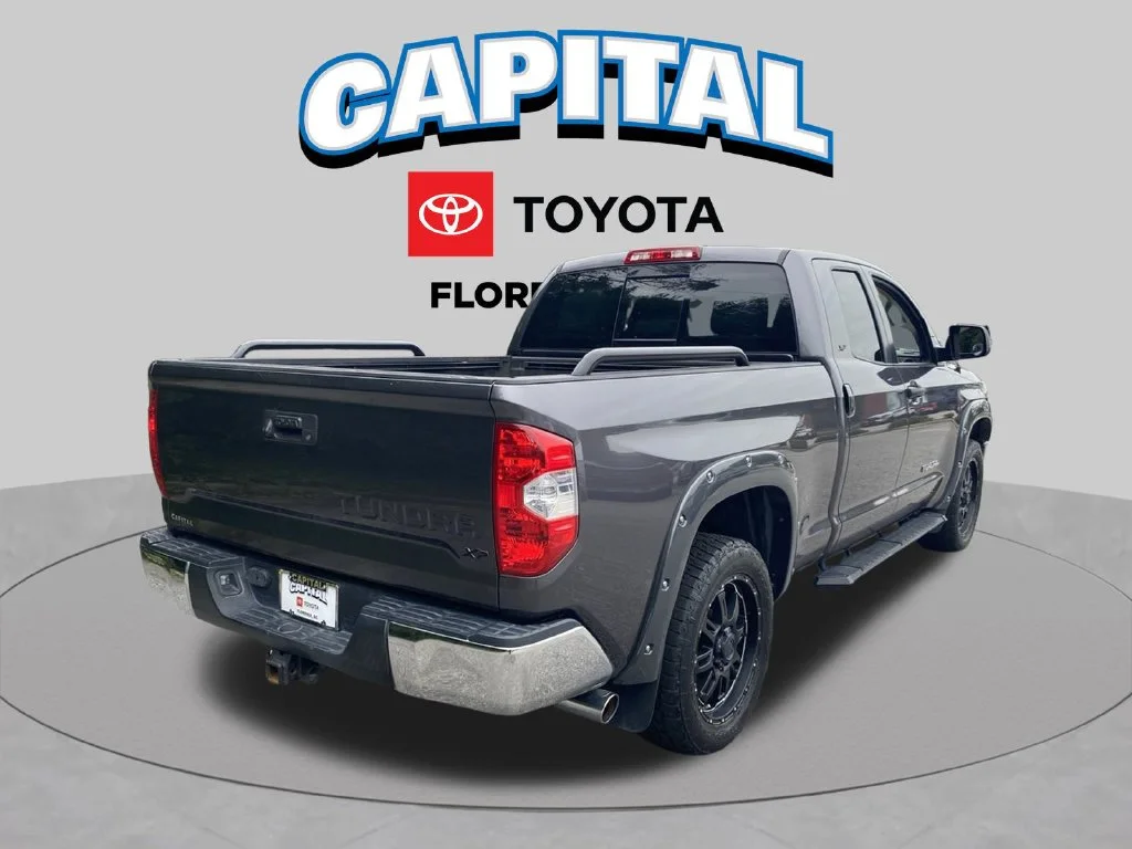 Used 2018 Gray Toyota SR5 image 15