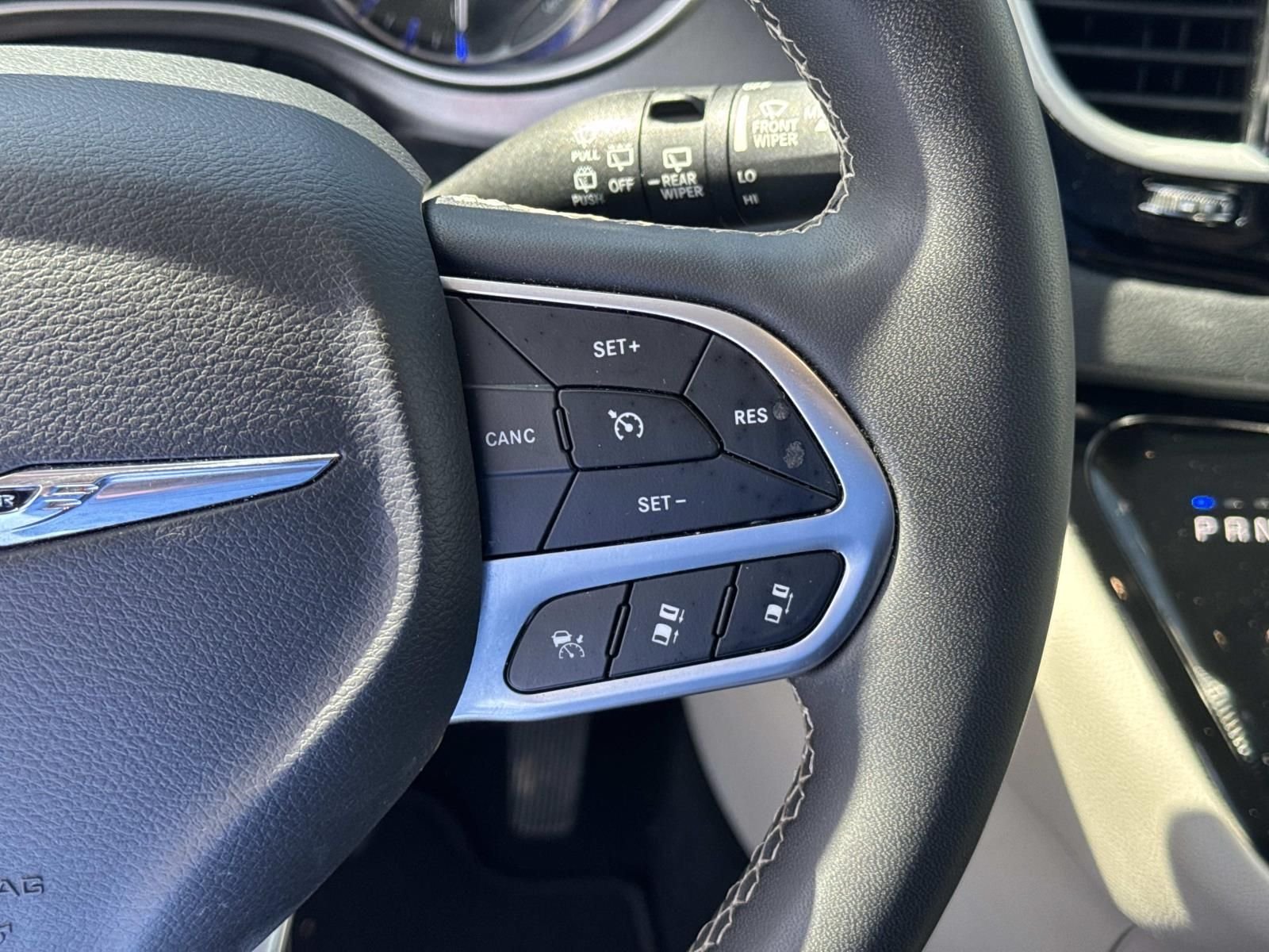 2023 Chrysler Pacifica Touring L - Photo 25