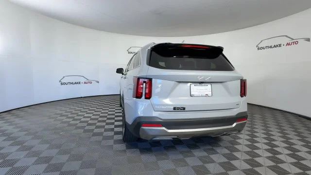 2026 Kia Sorento EX - Photo 7