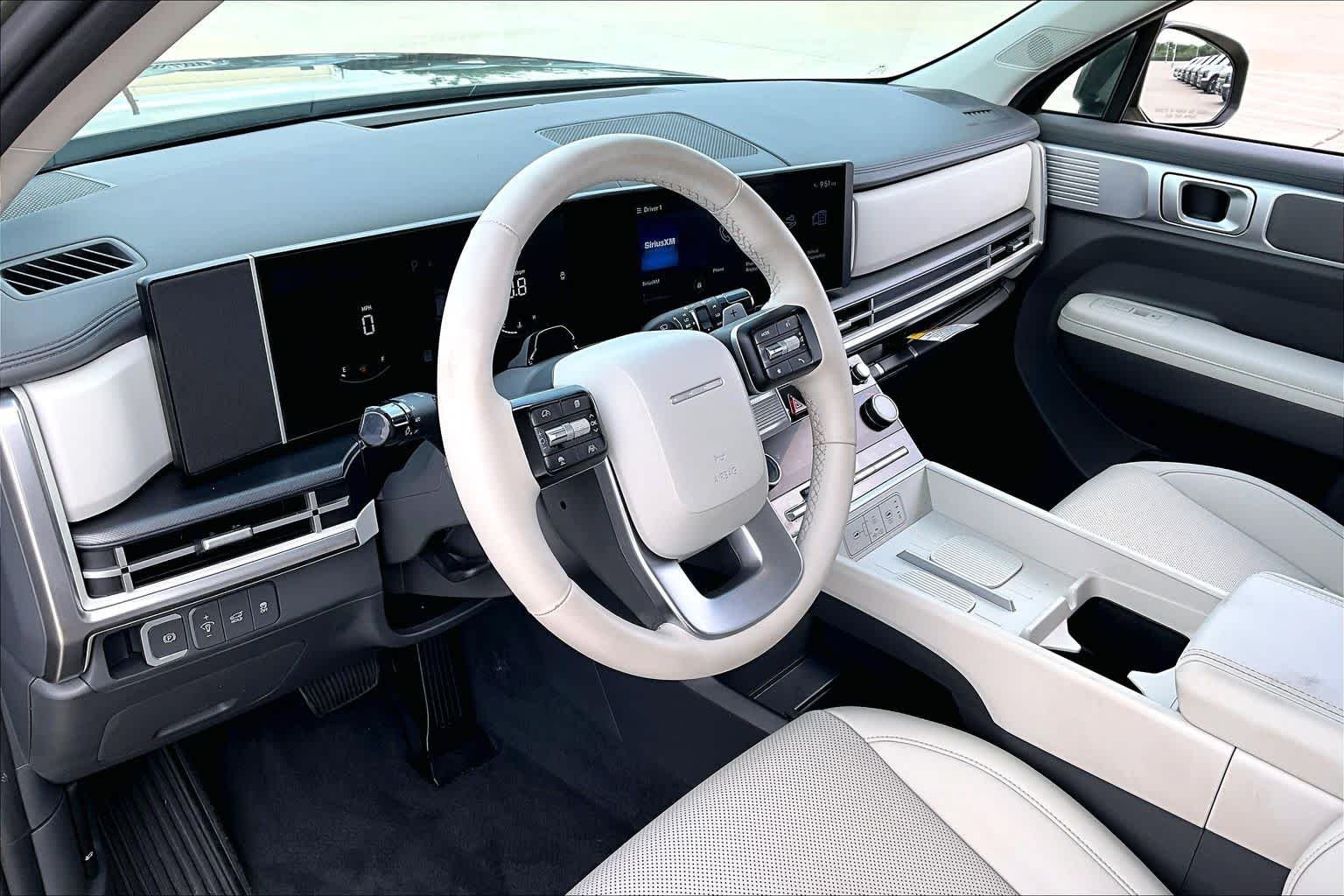 Used 2024 Rockwood Green Hyundai SEL image 16
