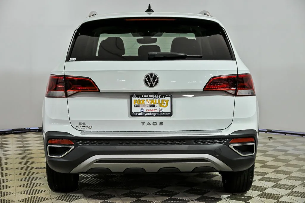 Certified Used 2023 White Volkswagen 1.5T SE image 7