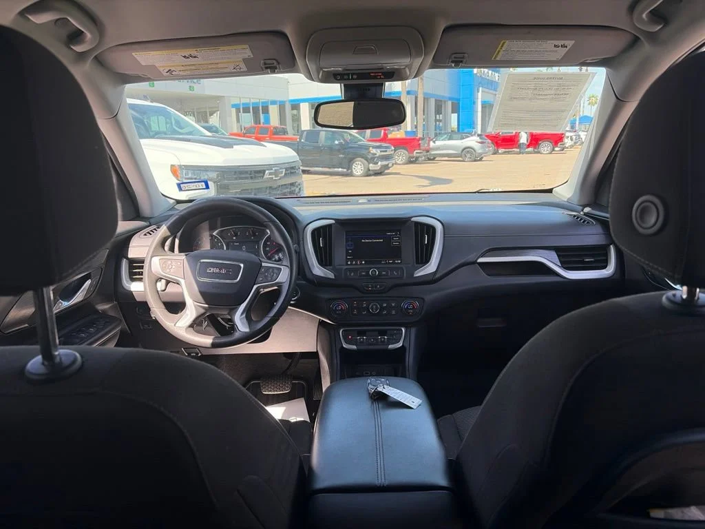 Used 2024 Volcanic Red Tintcoat GMC SLE image 11