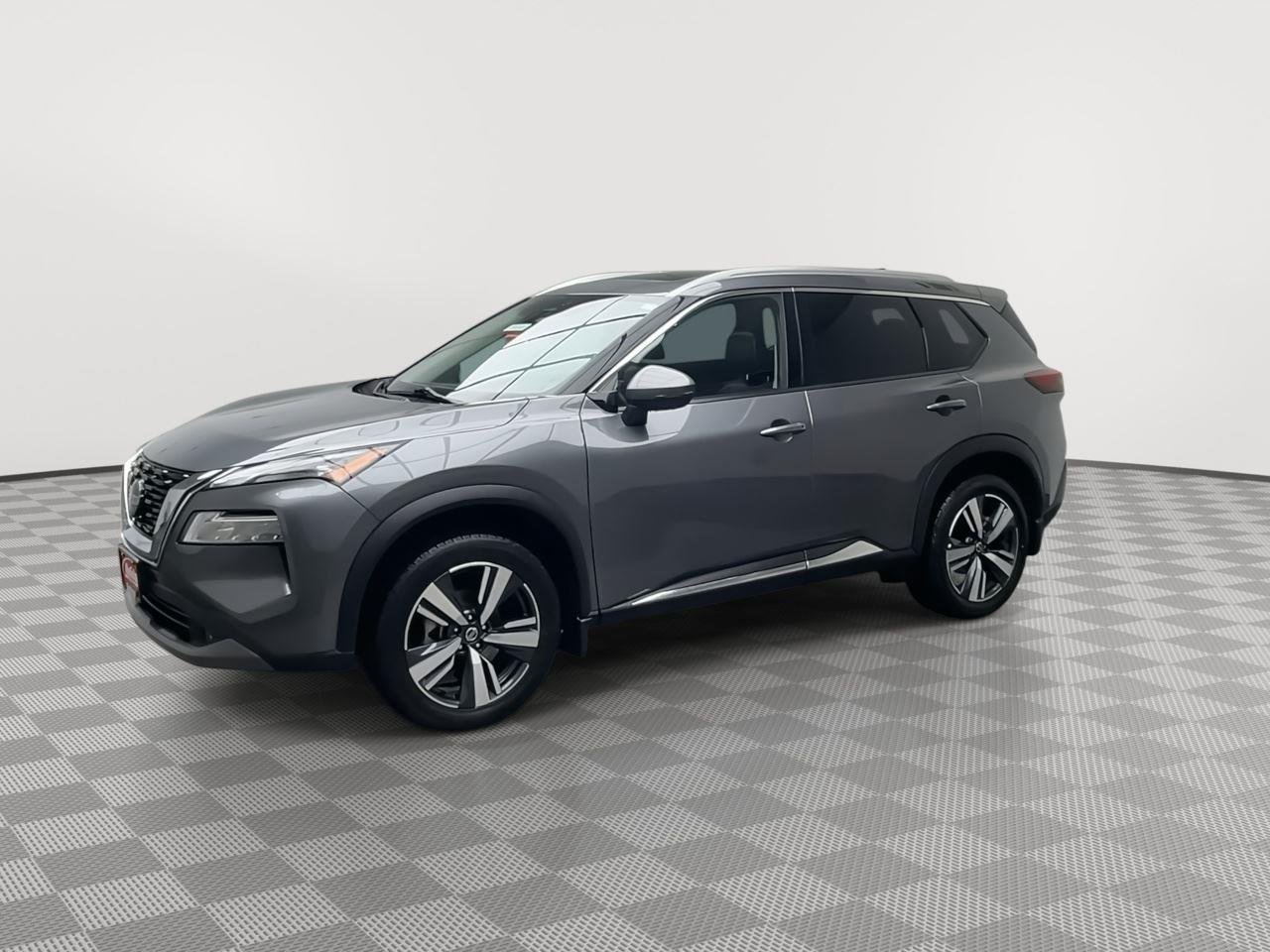 Used 2021 Gun Metallic Nissan SL image 34