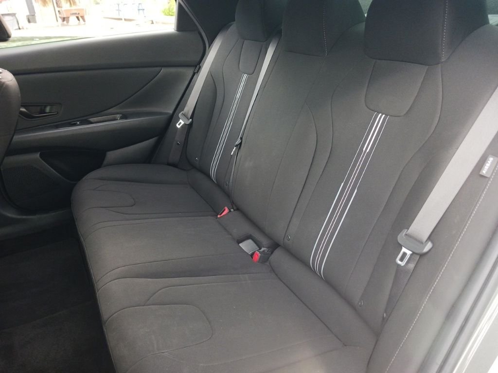 2025 Hyundai Elantra SEL - Photo 12