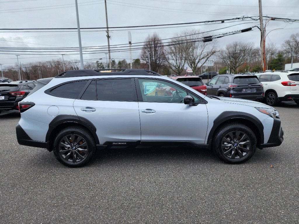 Used 2025 Ice Silver Metallic Subaru Onyx Edition image 23