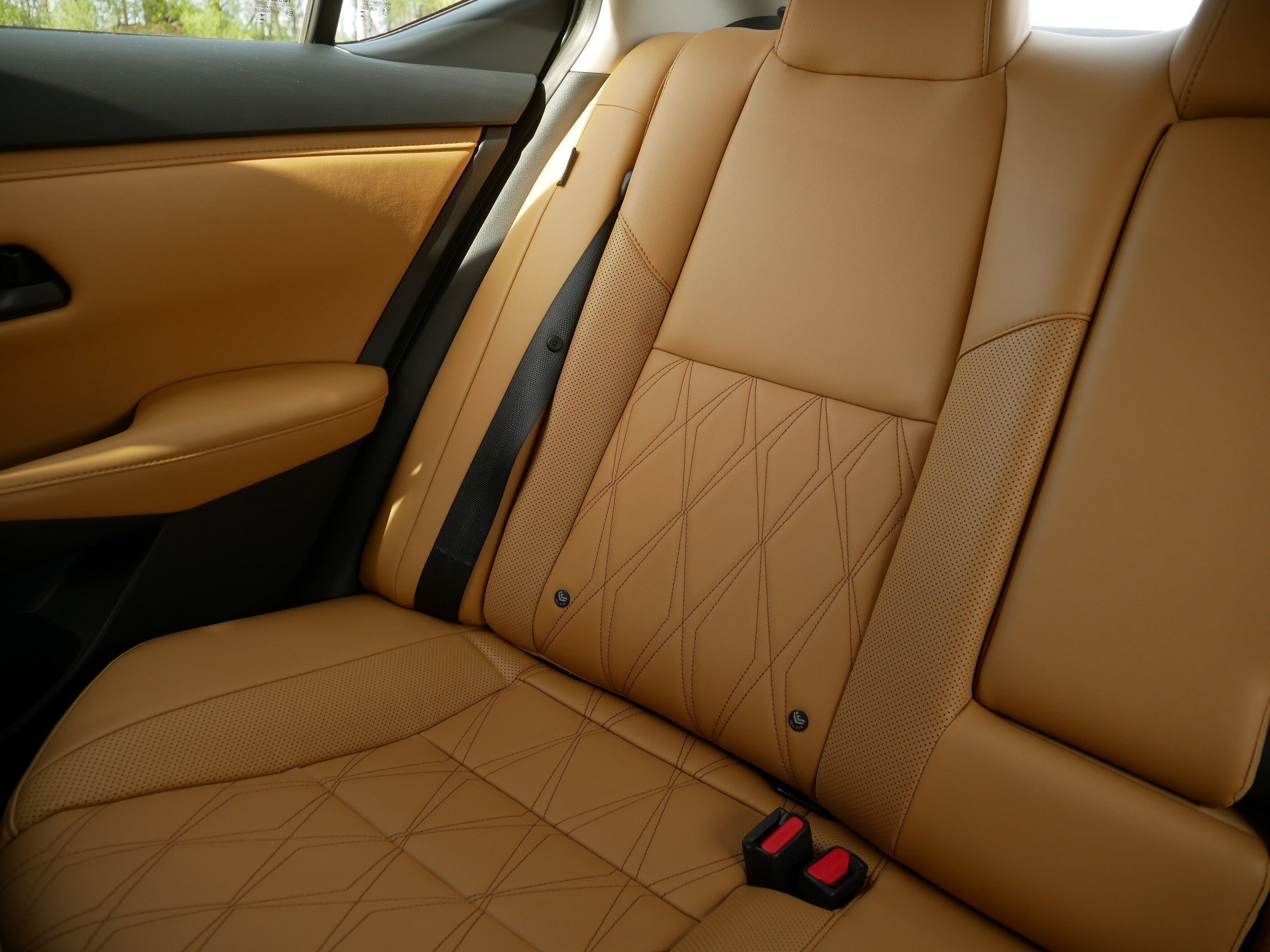 Certified Used 2025 Gun Metallic Nissan SV image 12