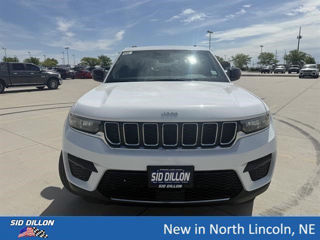 New 2026 Bright White Clearcoat Jeep Laredo image 3