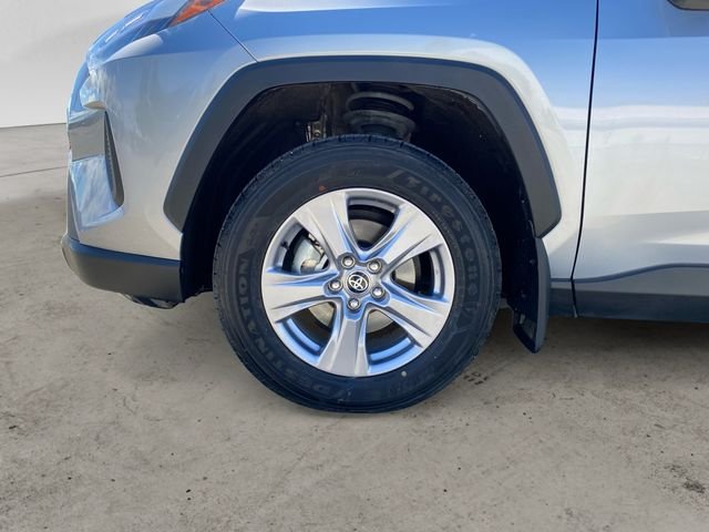Used 2025 Silver Toyota XLE image 9