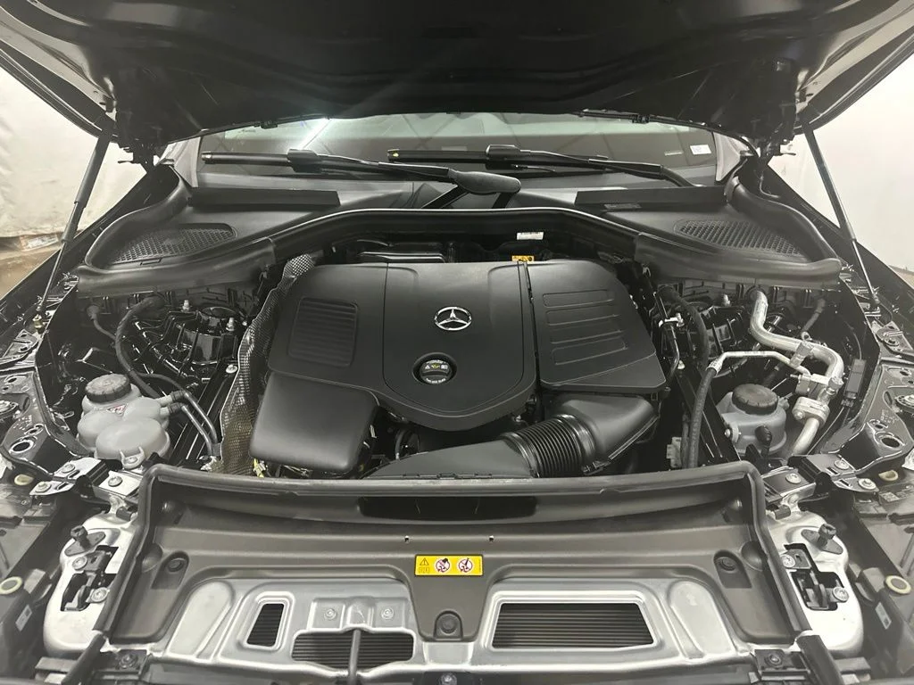 New 2026 Black Mercedes-Benz GLC 300 image 12