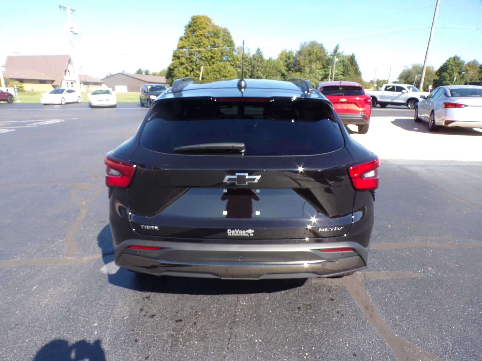 New 2026 Mosaic Black Metallic Chevrolet ACTIV image 4
